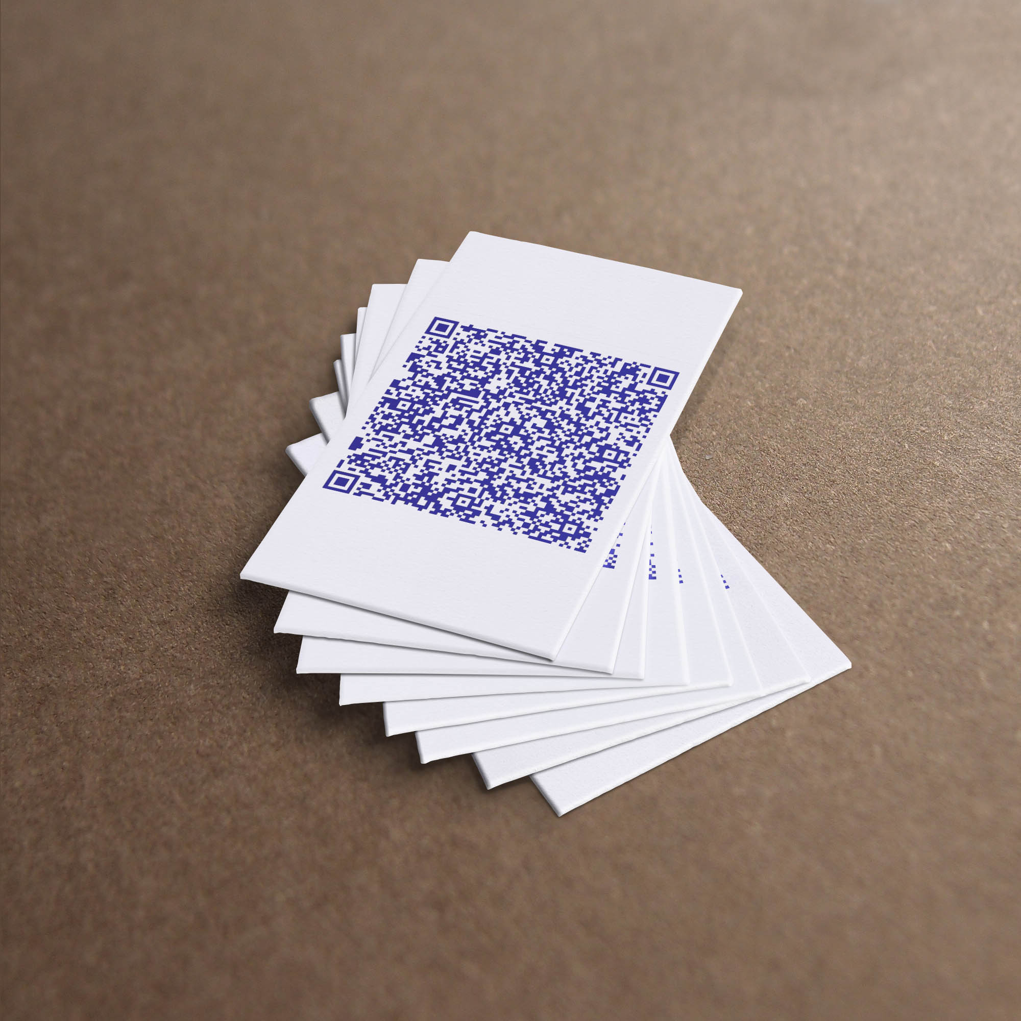 Готовая визитка с использованием штампа с QR-кодом